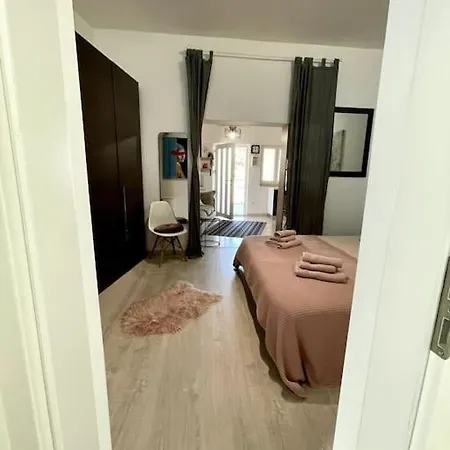 Riva דירה פורץ